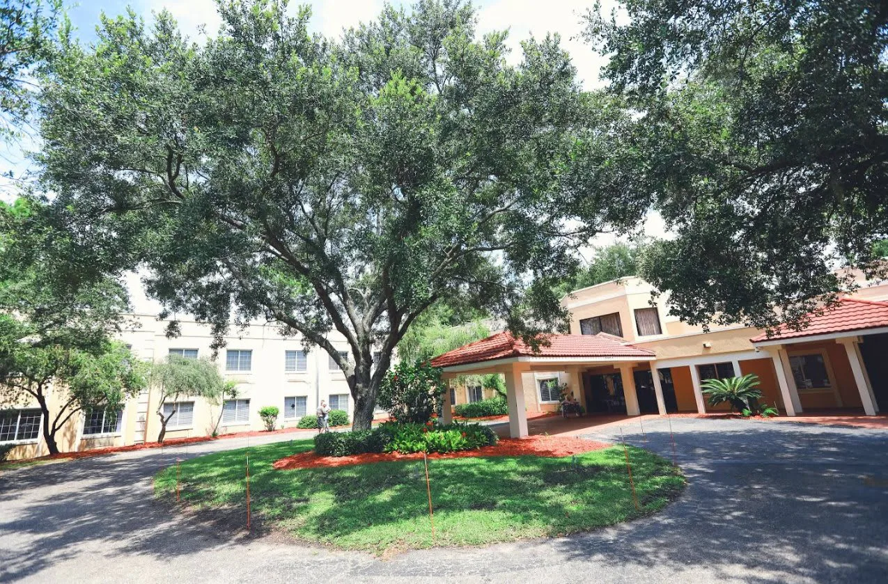 Best Care Senior Living At Winter Haven photo 2