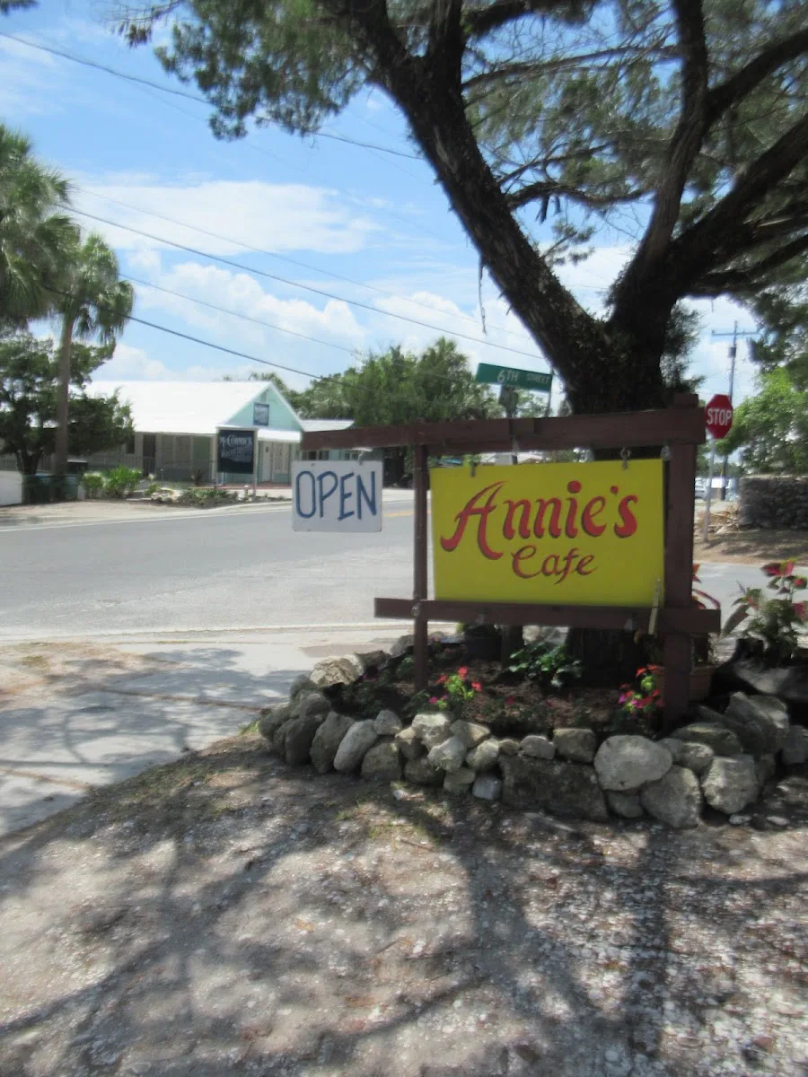ANNIE'S PLACE photo 10