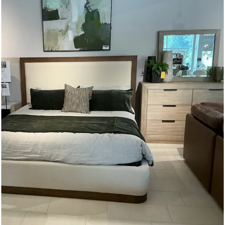 ASHLEY HOUSE photo 3