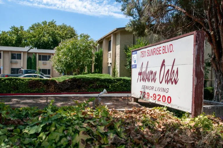 Auburndale Oaks Healthcare Center photo 5