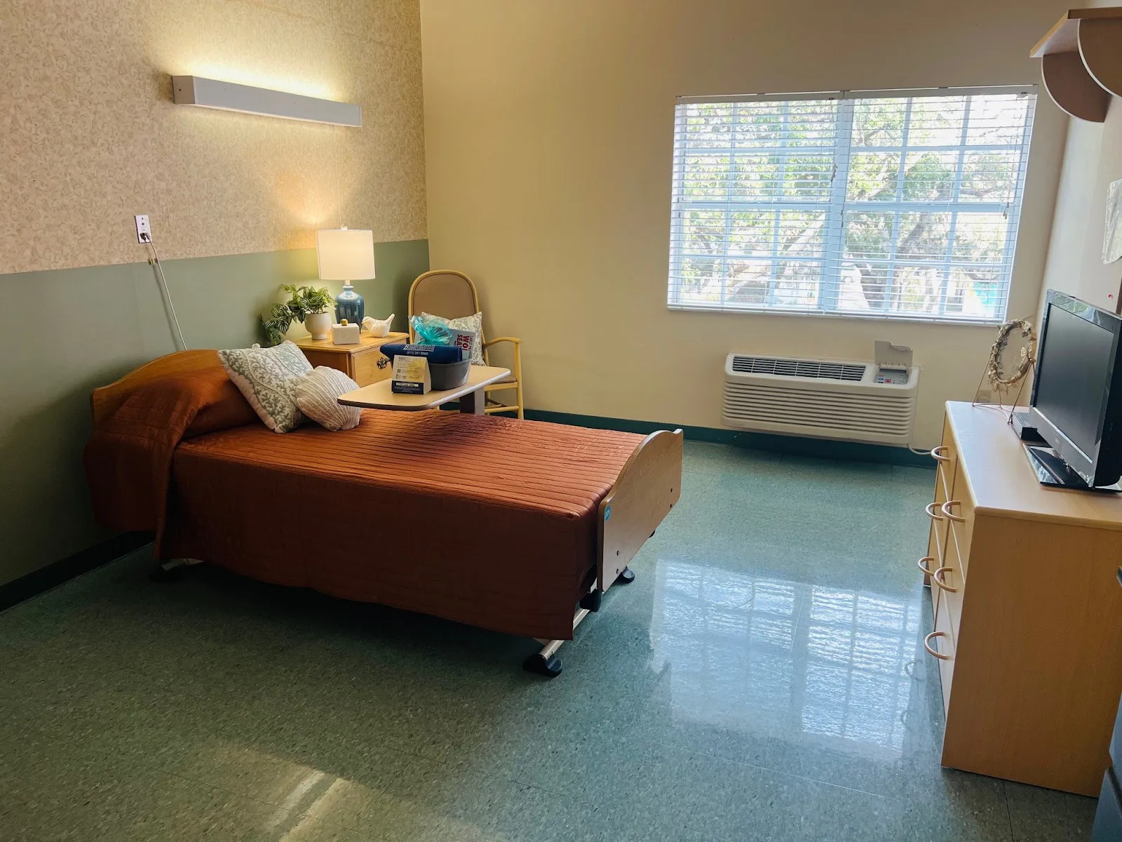 Bayshore Pointe Nursing and Rehab Center photo 3
