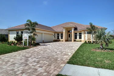 BLAS HOMES LLC photo 6