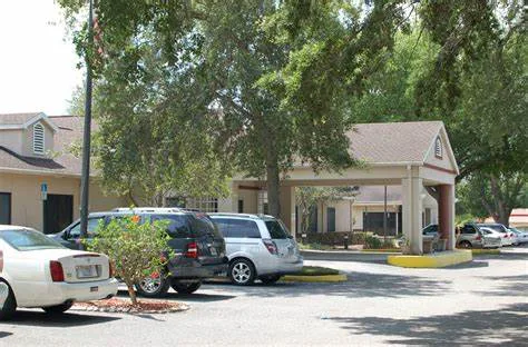 BREEZY HILLS REHAB AND CARE CENTER photo 1