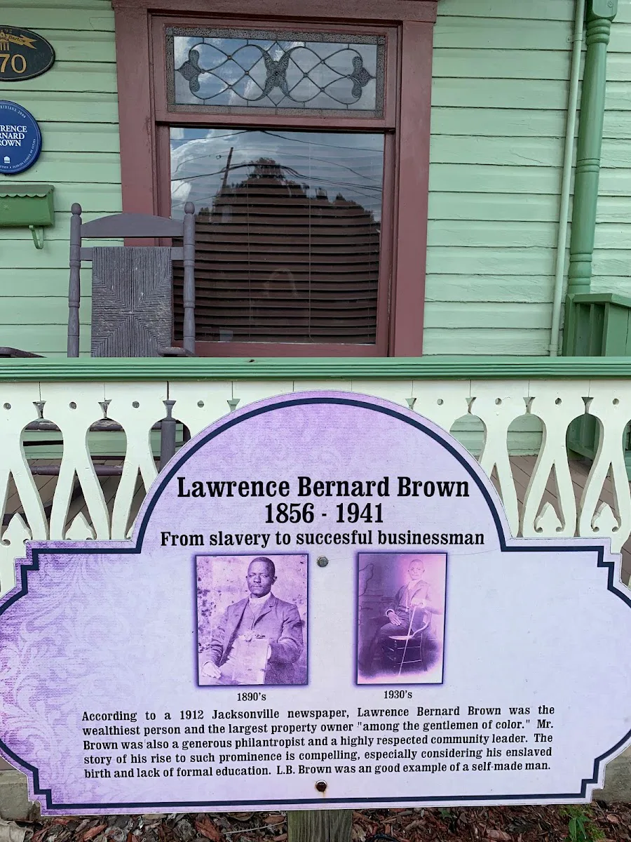 Brown House (The) photo 5