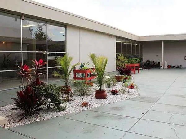 CARLTON SHORES HEALTHCARE AND REHABILITATION CENTE photo 5