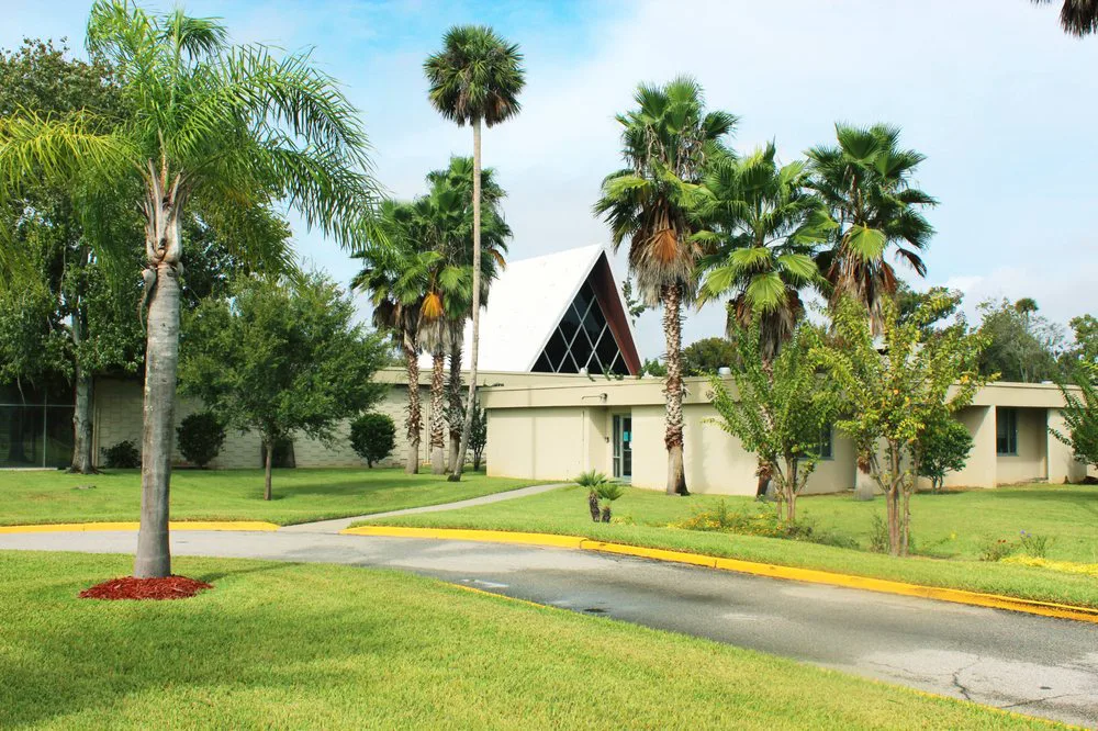 CARLTON SHORES HEALTHCARE AND REHABILITATION CENTE photo 4