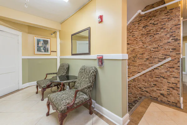 Colonial Assisted Living At West Palm Beach Fl photo 2