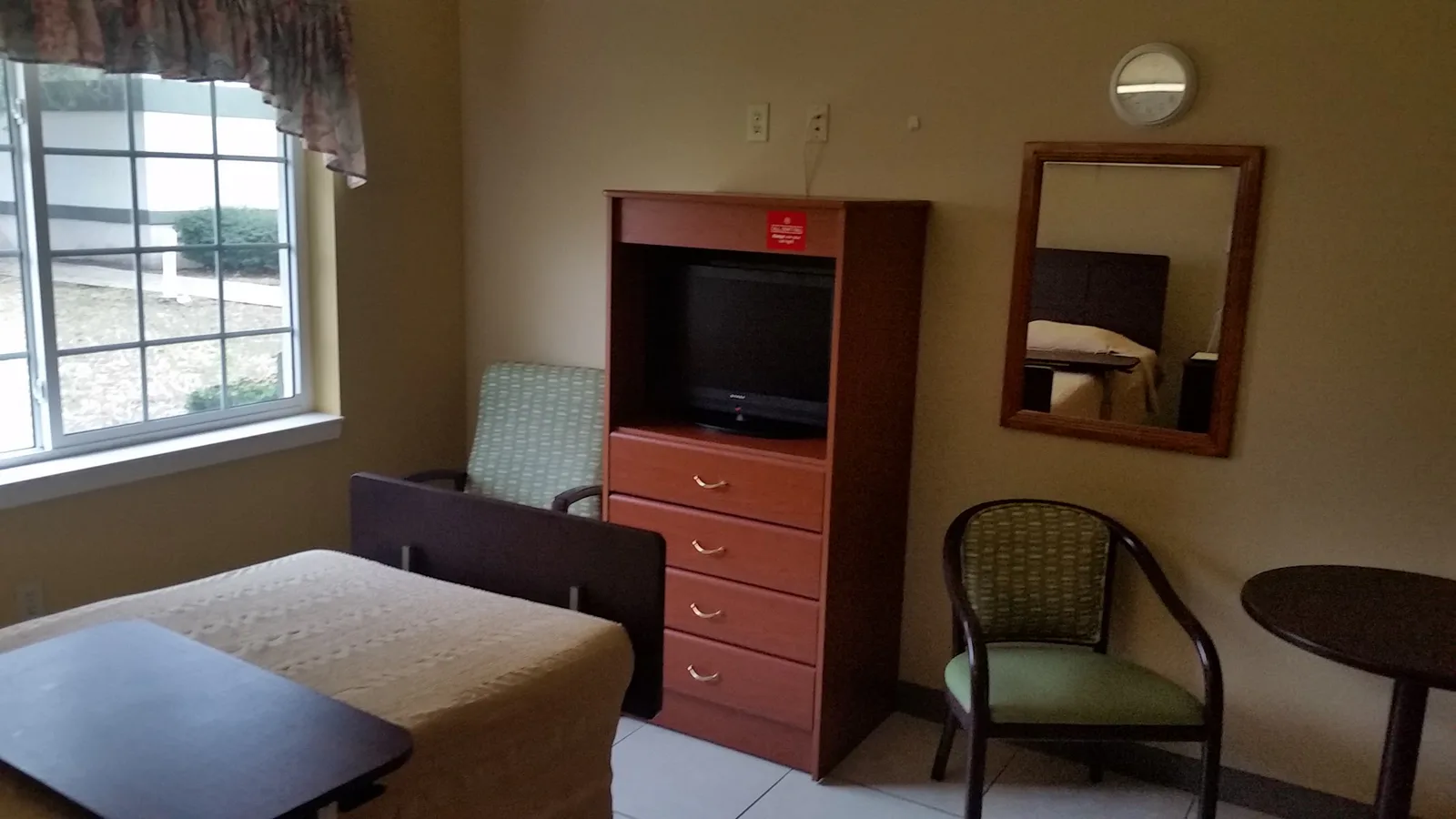 DUNBAR HEALTH & REHAB CENTER photo 4