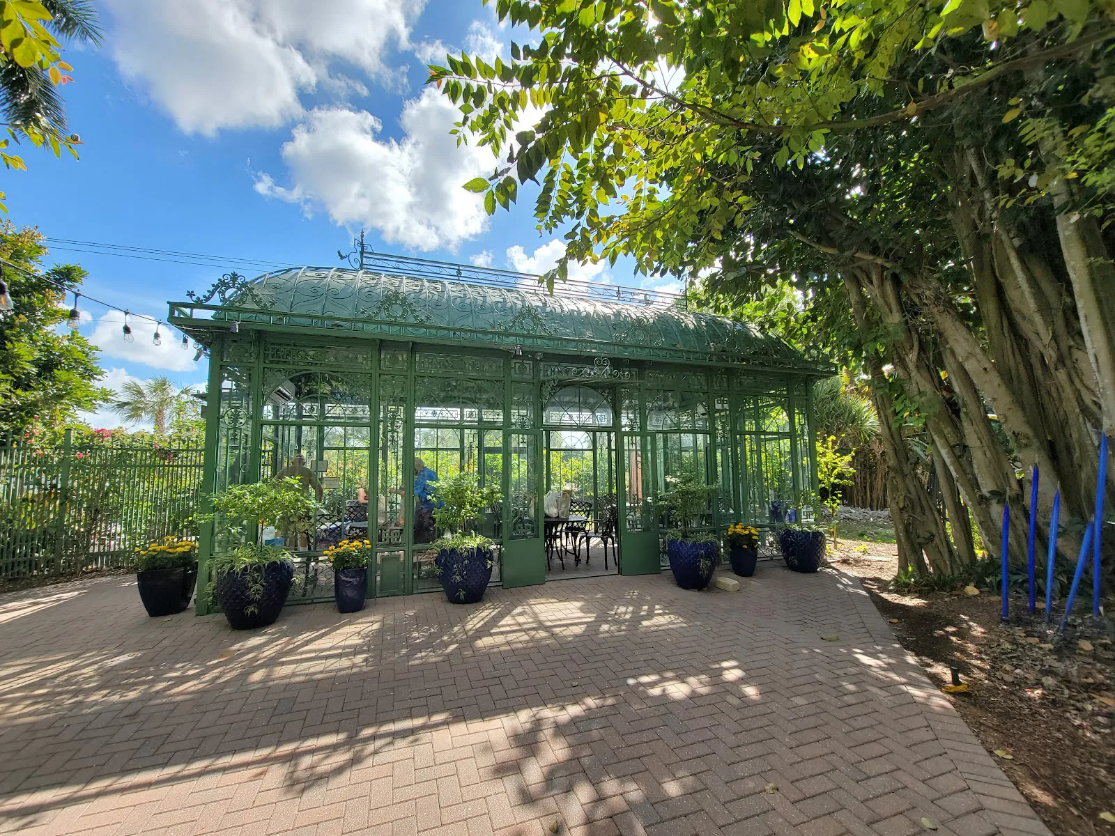 Helen Gardens photo 3