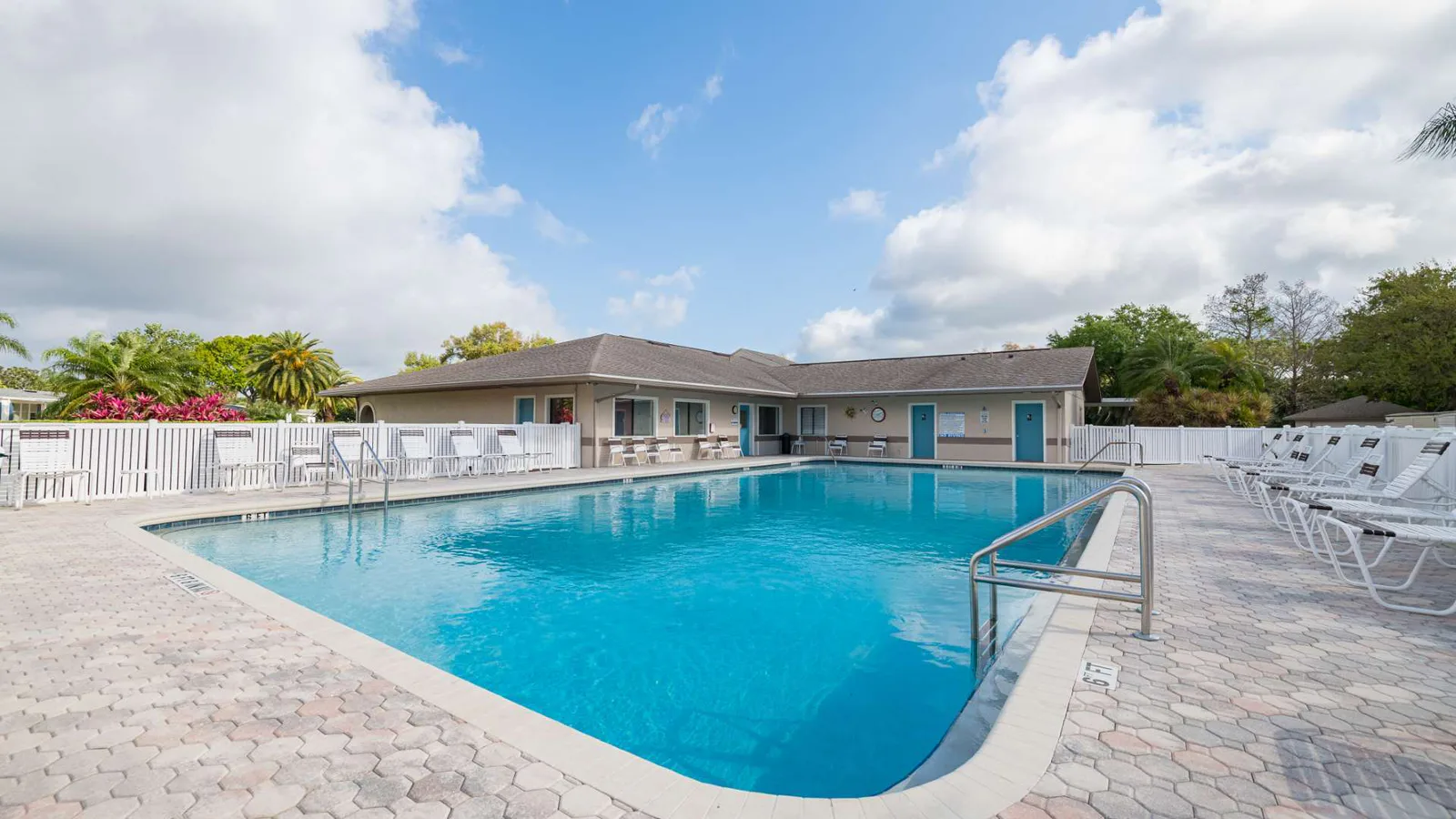 Island Lake Home photo 2