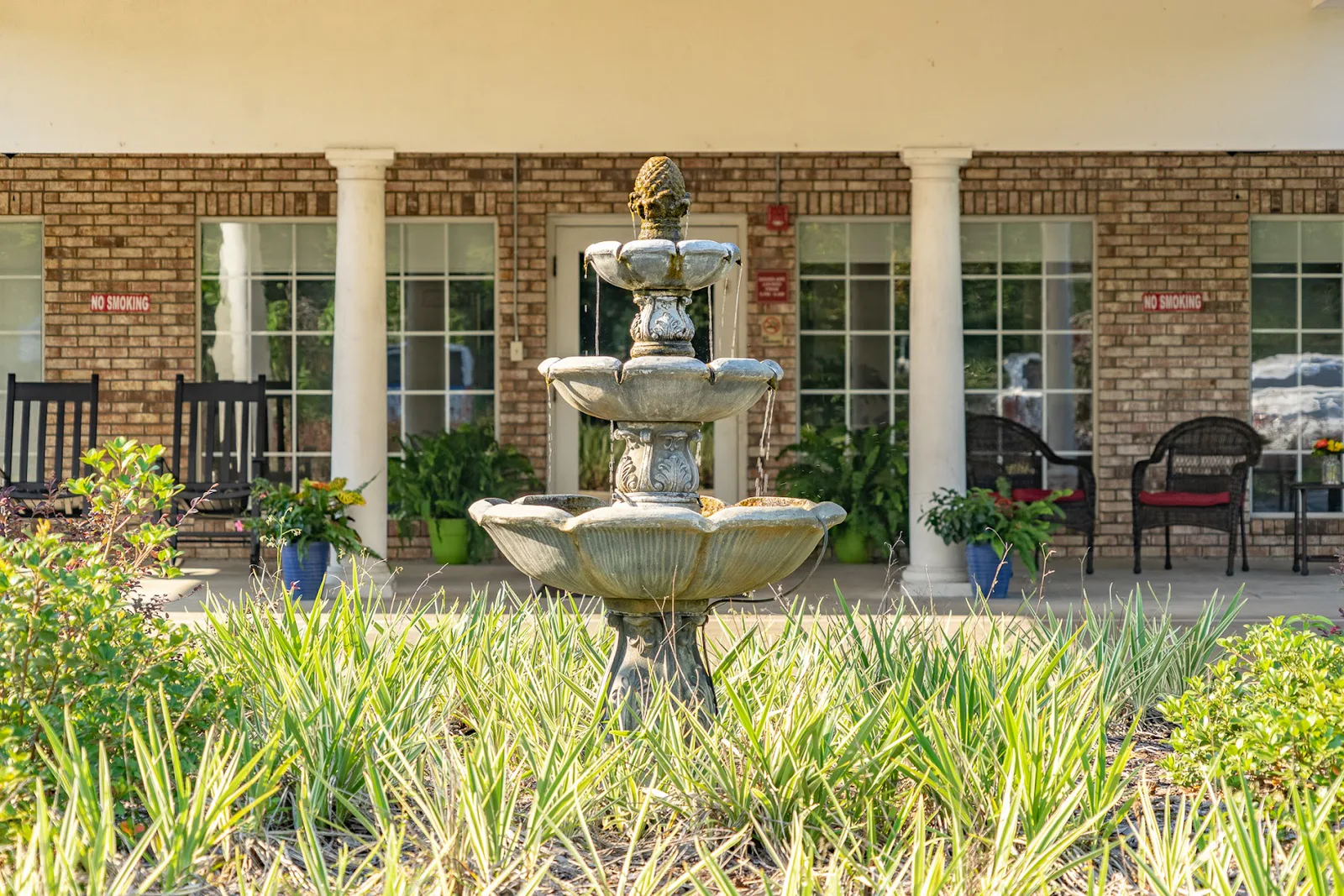 LAFAYETTE POINTE NURSING & REHAB CTR photo 2