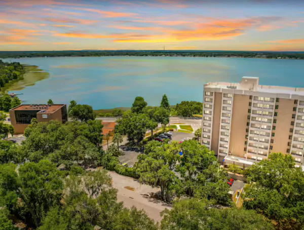 Lake Howard Heights photo 1
