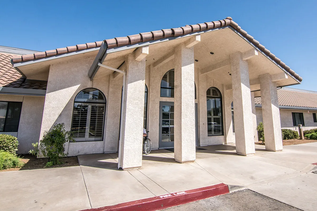 Lindsay Home photo 4