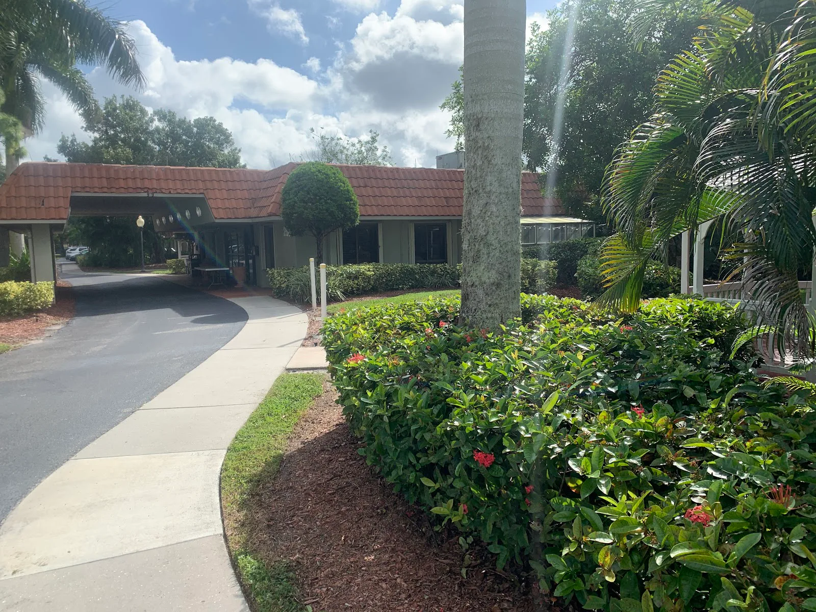 Mission Point Nursing & Physical Rehab Center Of L photo 3