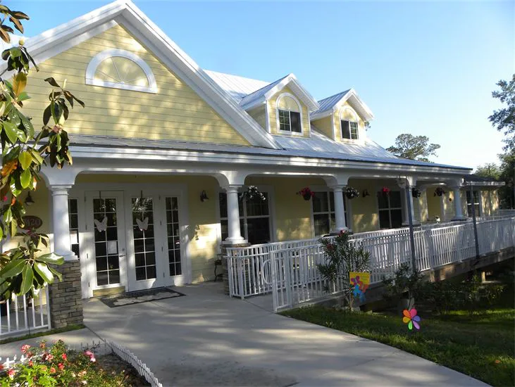 Monae'S Manor Assisted Living photo 2