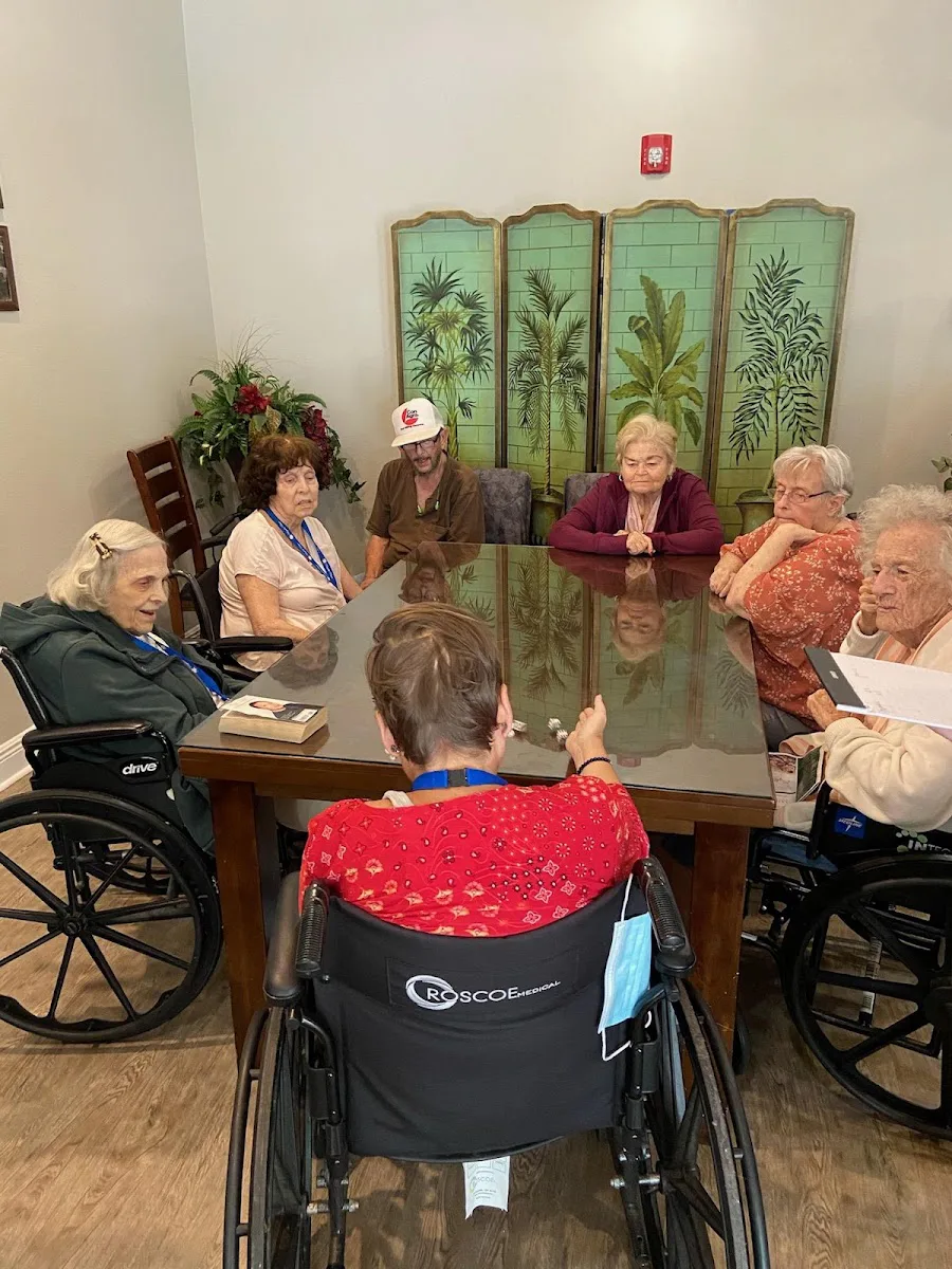 Monae'S Manor Assisted Living photo 5
