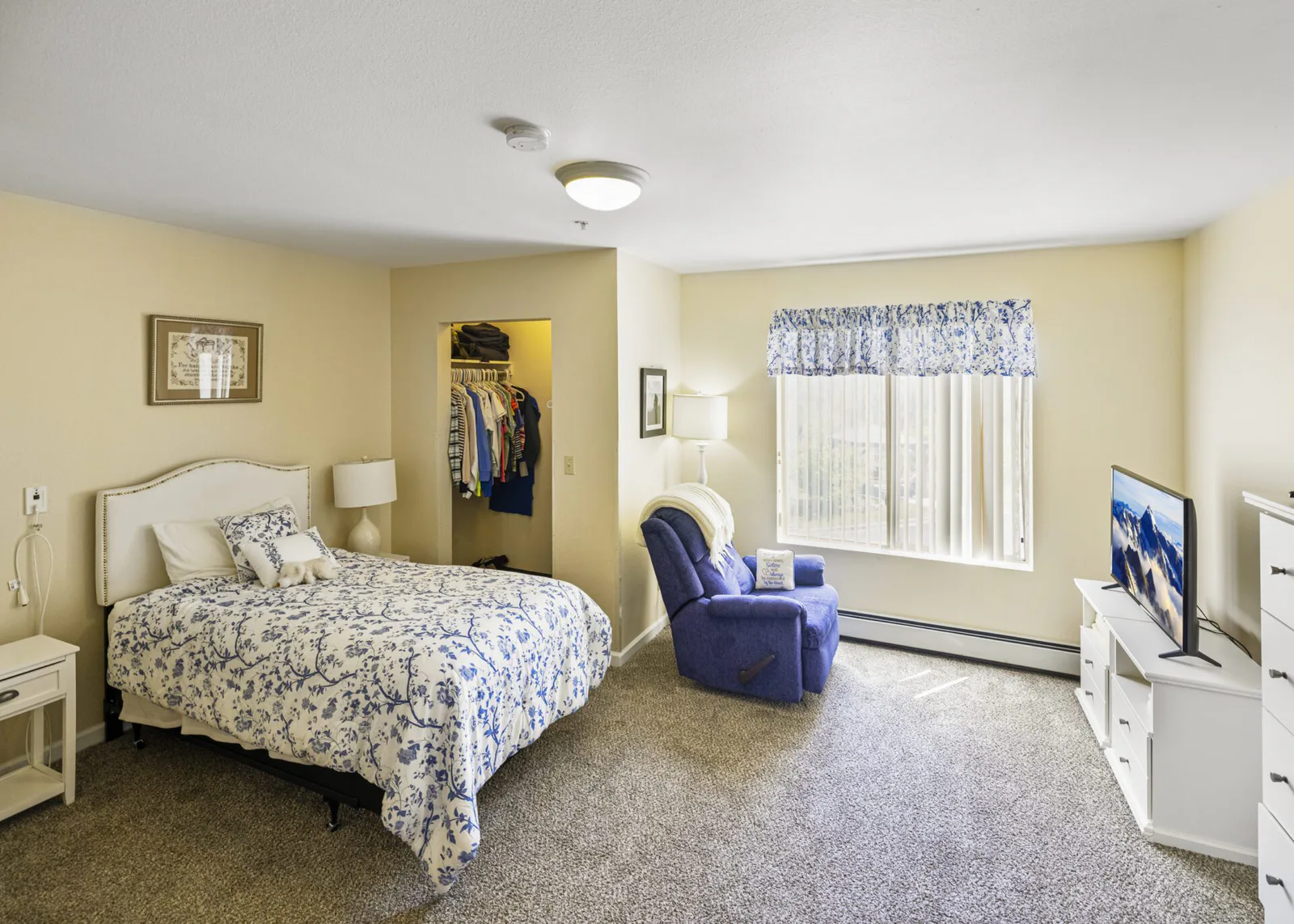 Oberon House, The photo 4
