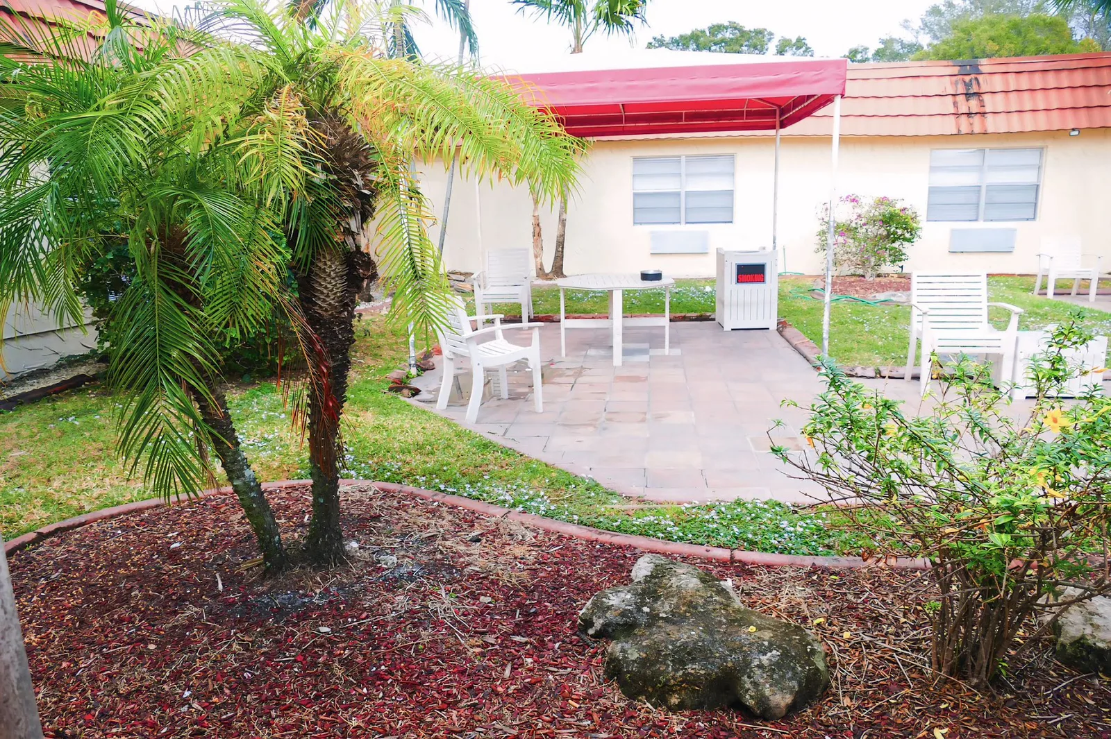 PALMS CARE CENTER photo 10