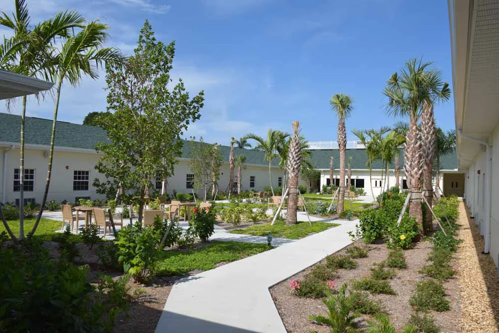 ROSE GARDEN photo 2