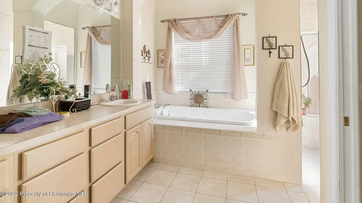 Rose Manor photo 4