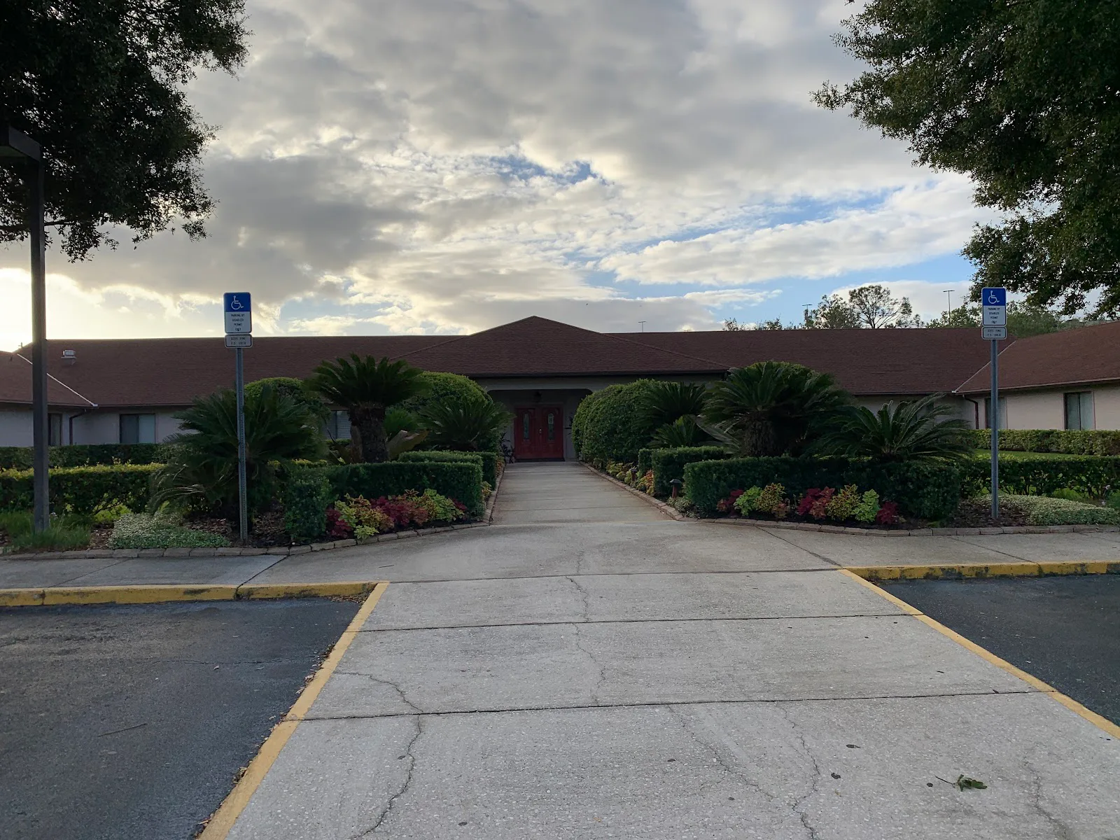 ROSELAWN GARDENS NURSING & REHABILITATION photo 9