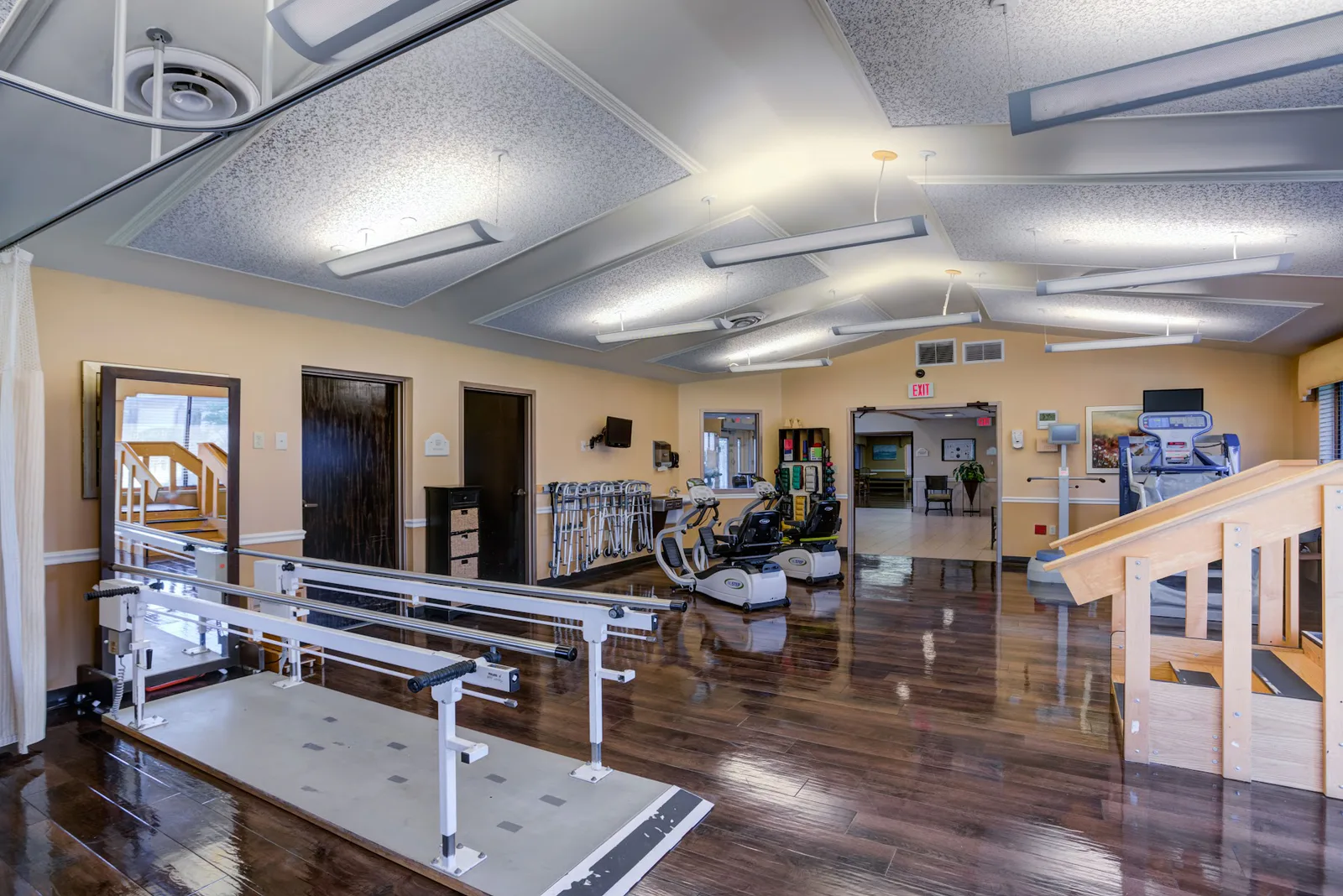 ROSELAWN GARDENS NURSING & REHABILITATION photo 3