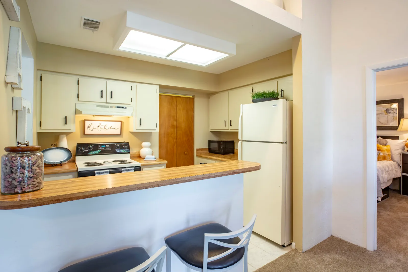 SPYGLASS SENIOR VILLA I photo 8