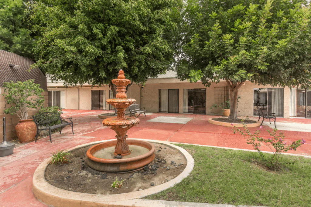 Sunset Ridge Assisted Living photo 3