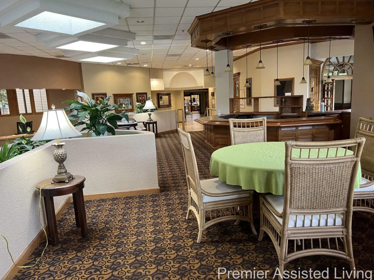 Symphony Manor Premier Assisted Living And Memory photo 2