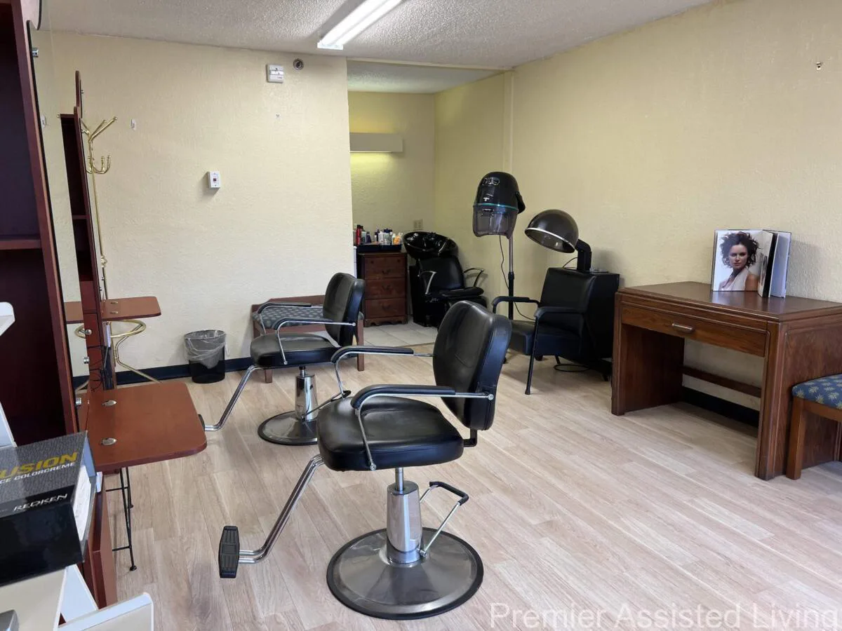 Symphony Manor Premier Assisted Living And Memory photo 8