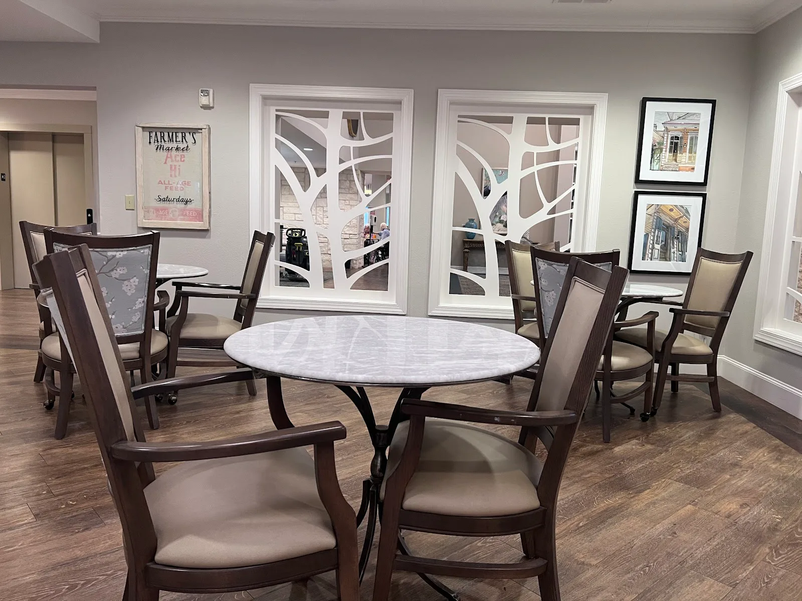 THE OAKS AT FLOWER MOUND ASSISTED LIVING & MEMORY CARE photo 2