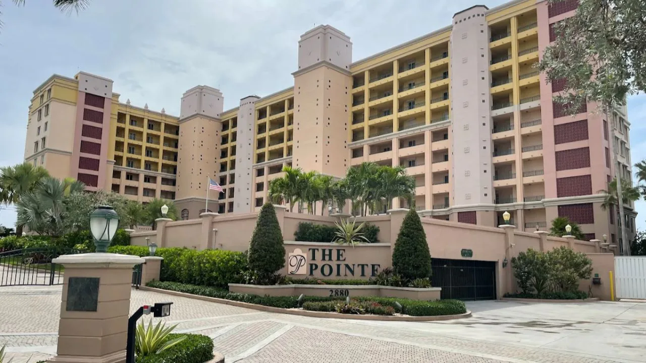 The Pointe At Pompano Beach photo 2