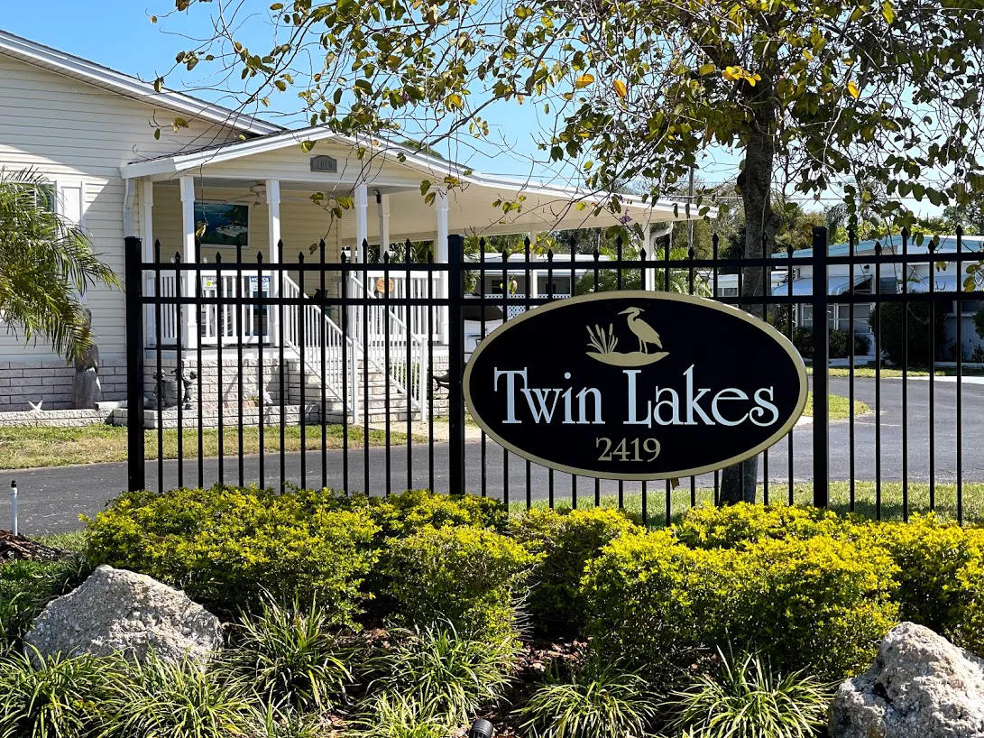 TWIN LAKES