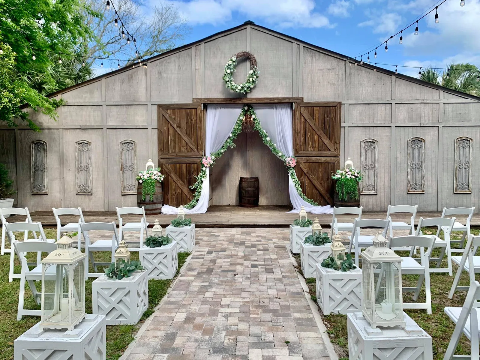 TWIN OAKS GARDEN