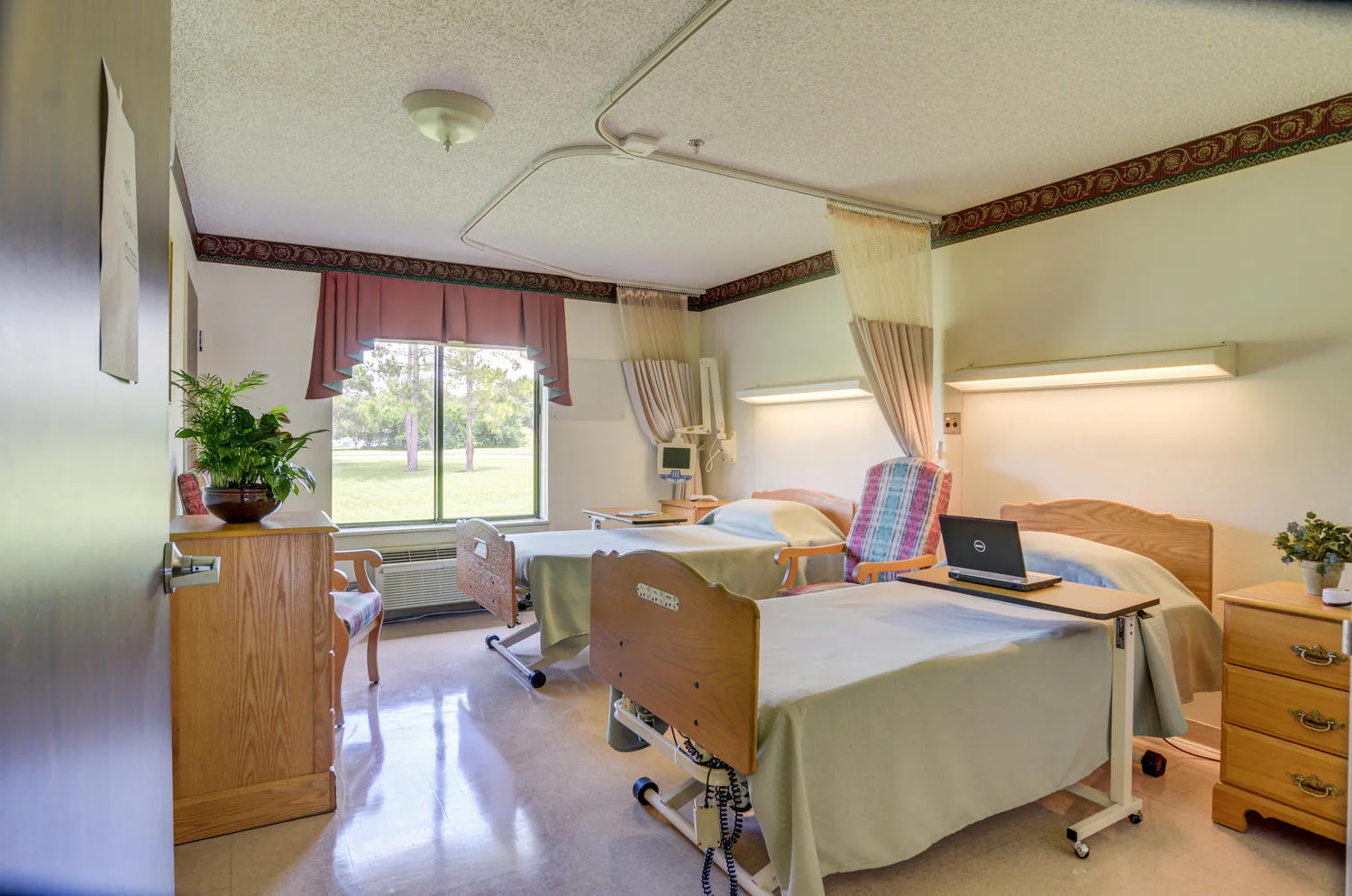 WHISPERING HILLS REHABILITATION AND NURSING CENTER photo 3