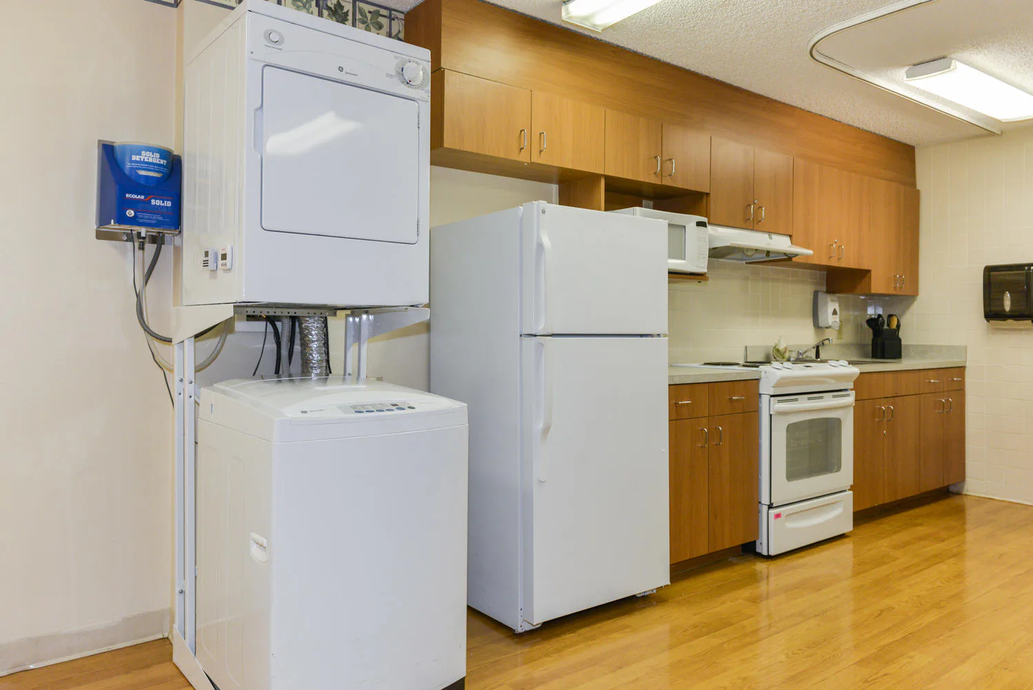 WHISPERING HILLS REHABILITATION AND NURSING CENTER photo 7