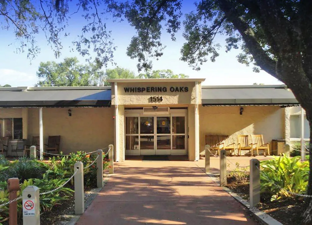 WHISPERING OAKS - WAVERLY