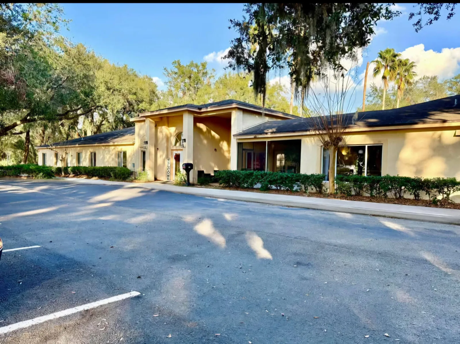 AUS Senior Living At Bartow photo 1