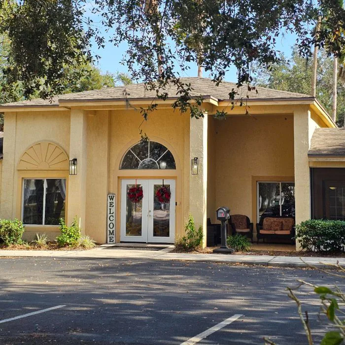 AUS Senior Living At Bartow photo 2