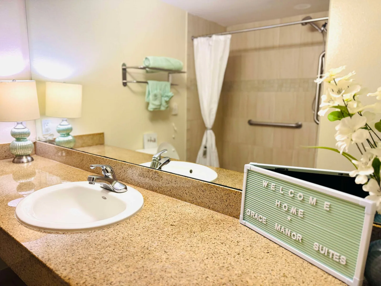 Grace Manor Suites photo 11