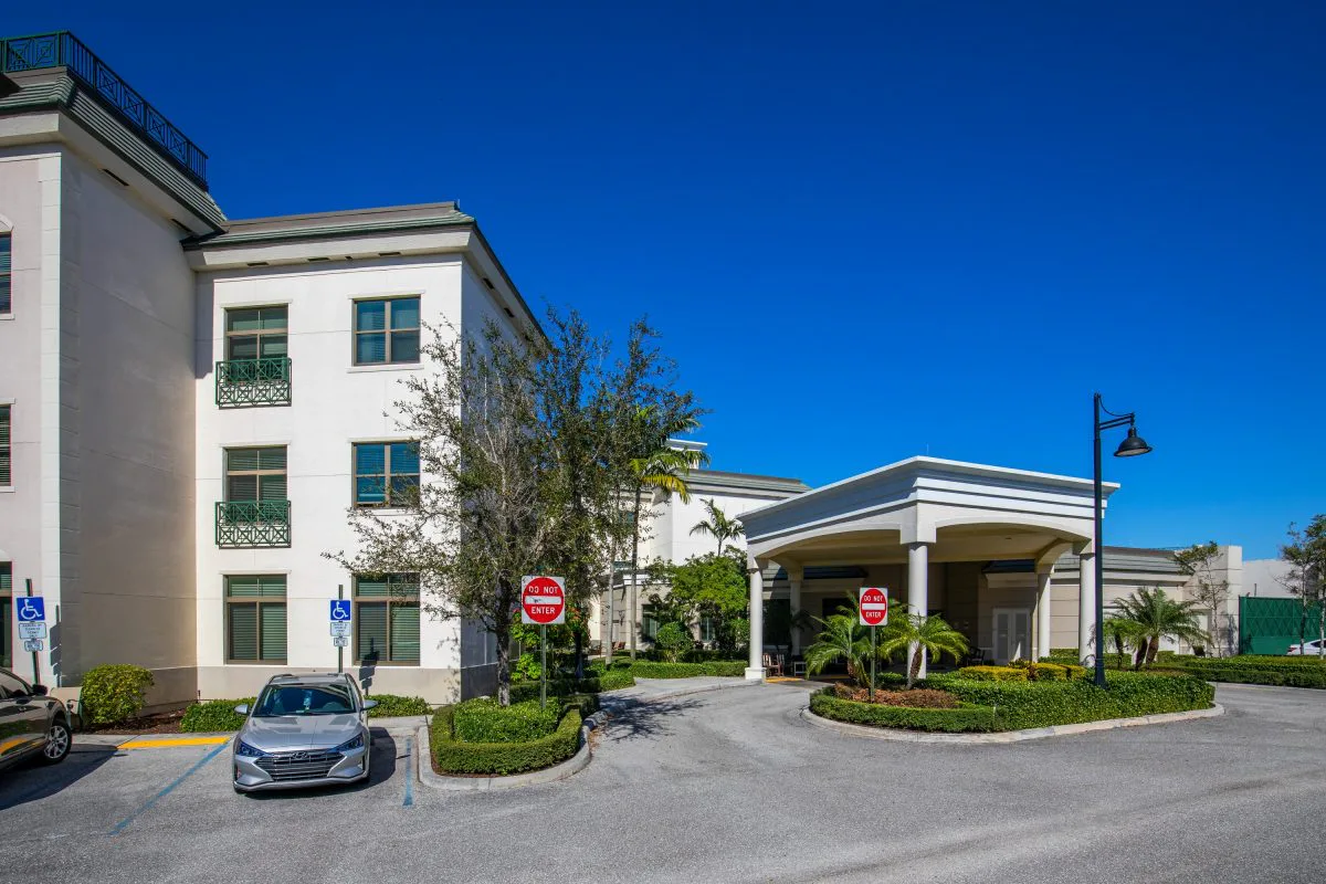 Luxe Senior Living at Wellington photo 3
