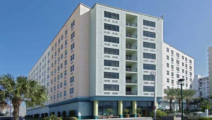Sterling Aventura photo 2