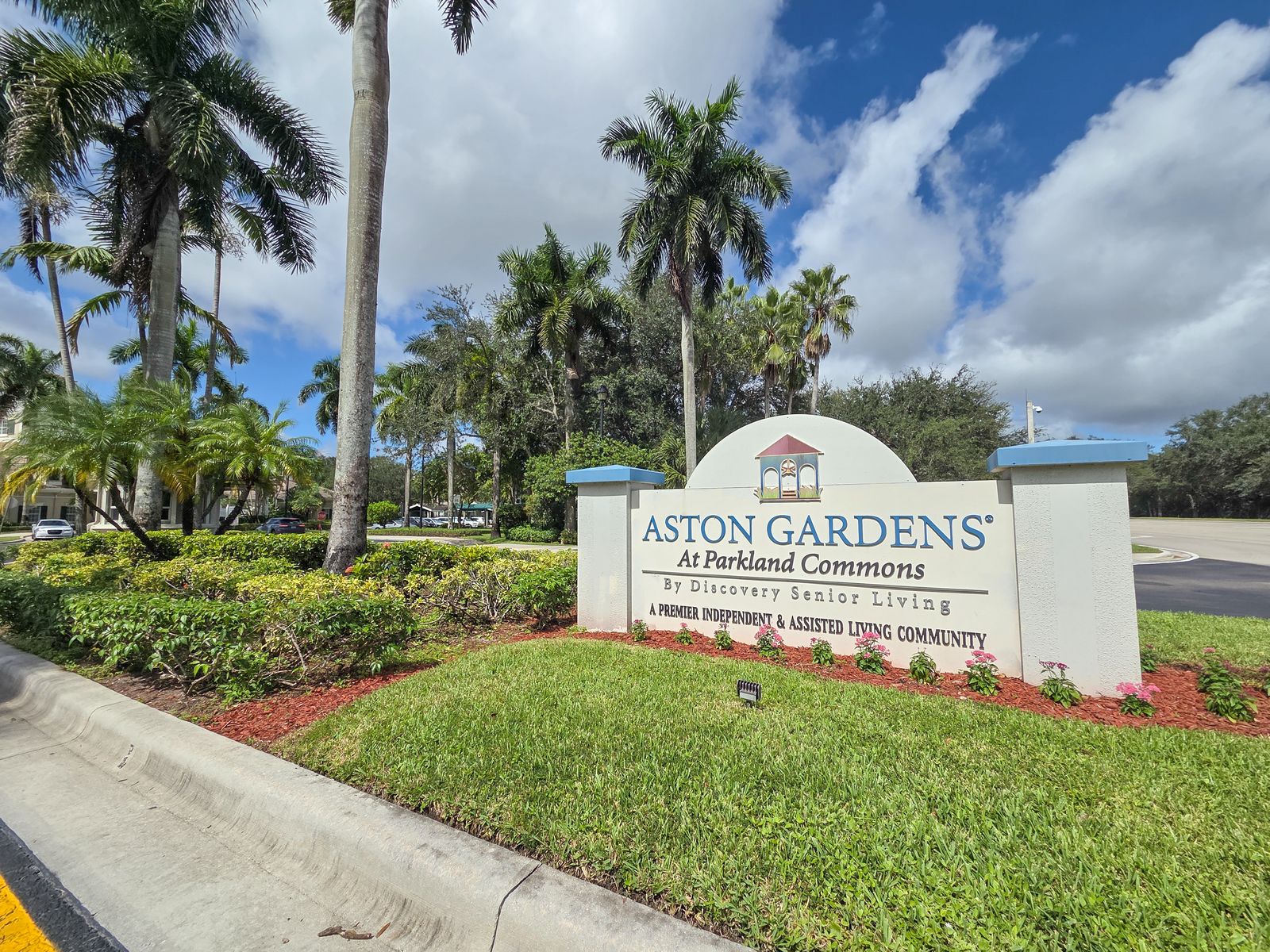 Aston Gardens At Parkland Commons photo 9
