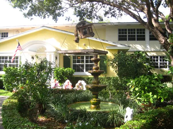 Bay Oaks Historic Retirement Residence Inc photo 1