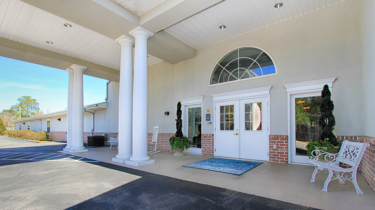 Gulf Breeze Courtyard photo 10