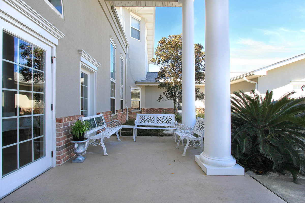 Gulf Breeze Courtyard photo 16