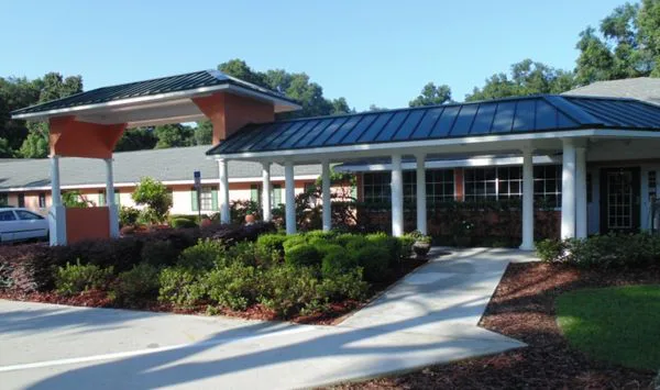 Hampton Manor Assisted Living at Belleview
