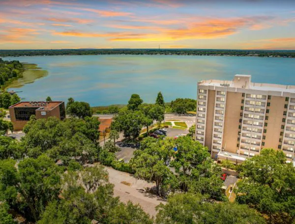 Lake Howard Heights photo 4