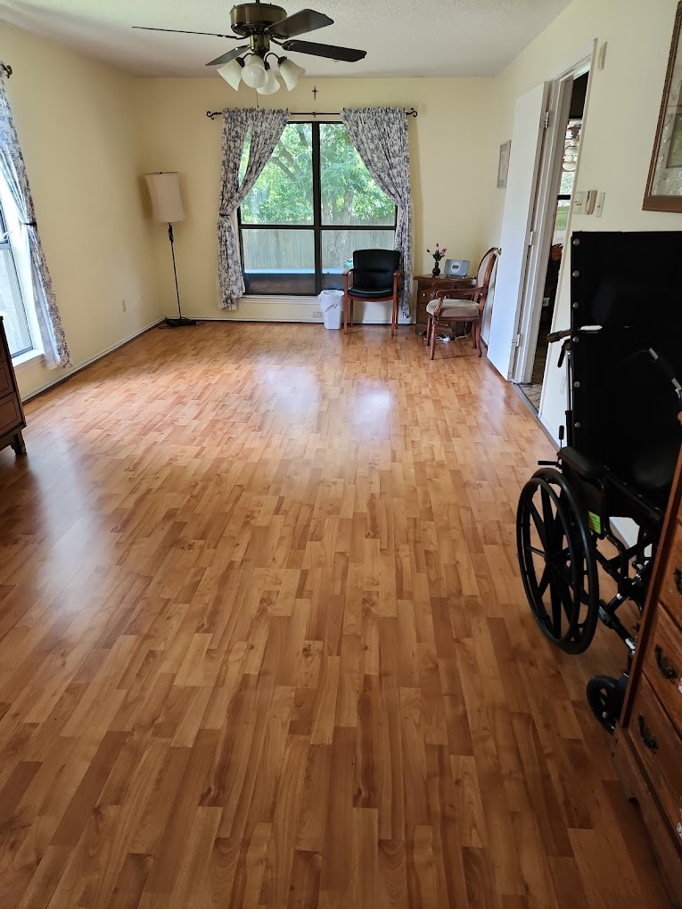 Shady Hollow Assisted Living photo 14