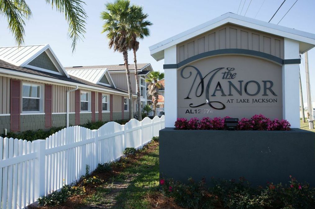 The Manor at Lake Jackson - Memory Care LLC photo 3